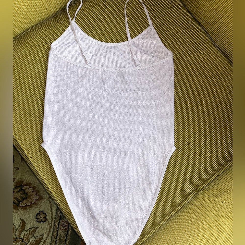 Size Small - Picture 2 of 2